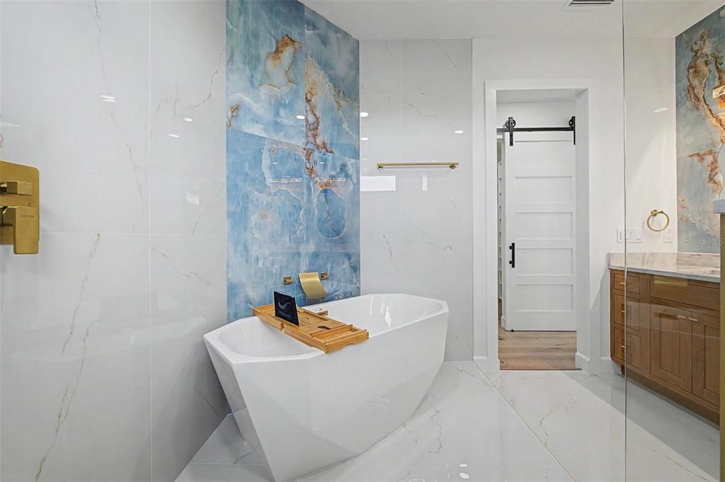 For Sale: $1,249,000 (5 beds, 4 baths, 2905 Square Feet)