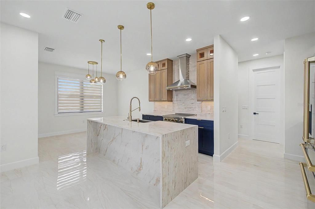 For Sale: $1,249,000 (5 beds, 4 baths, 2905 Square Feet)