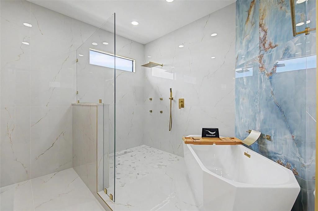 For Sale: $1,249,000 (5 beds, 4 baths, 2905 Square Feet)