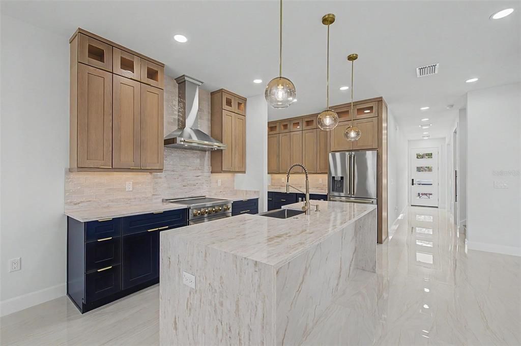 For Sale: $1,249,000 (5 beds, 4 baths, 2905 Square Feet)