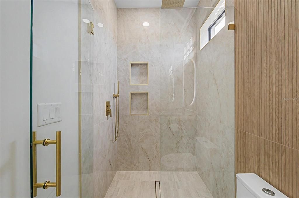 For Sale: $1,249,000 (5 beds, 4 baths, 2905 Square Feet)