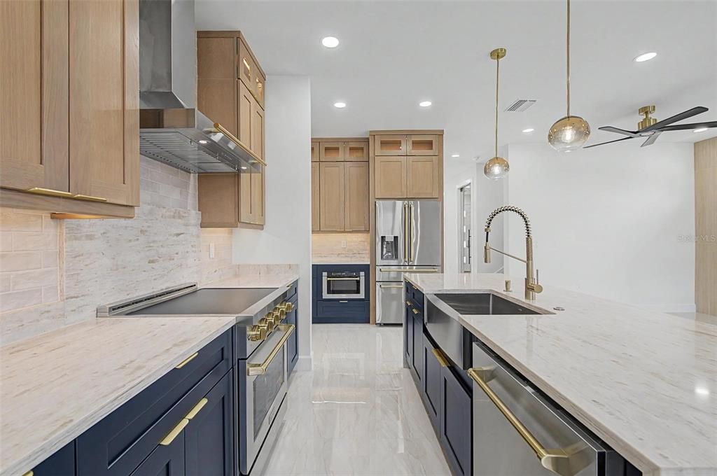 For Sale: $1,249,000 (5 beds, 4 baths, 2905 Square Feet)