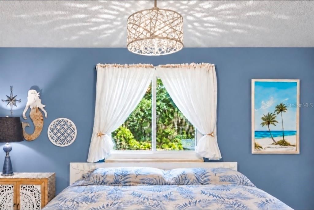 На продажу: $234,999 (2 спален, 2 ванн, 1040 Квадратных фут)