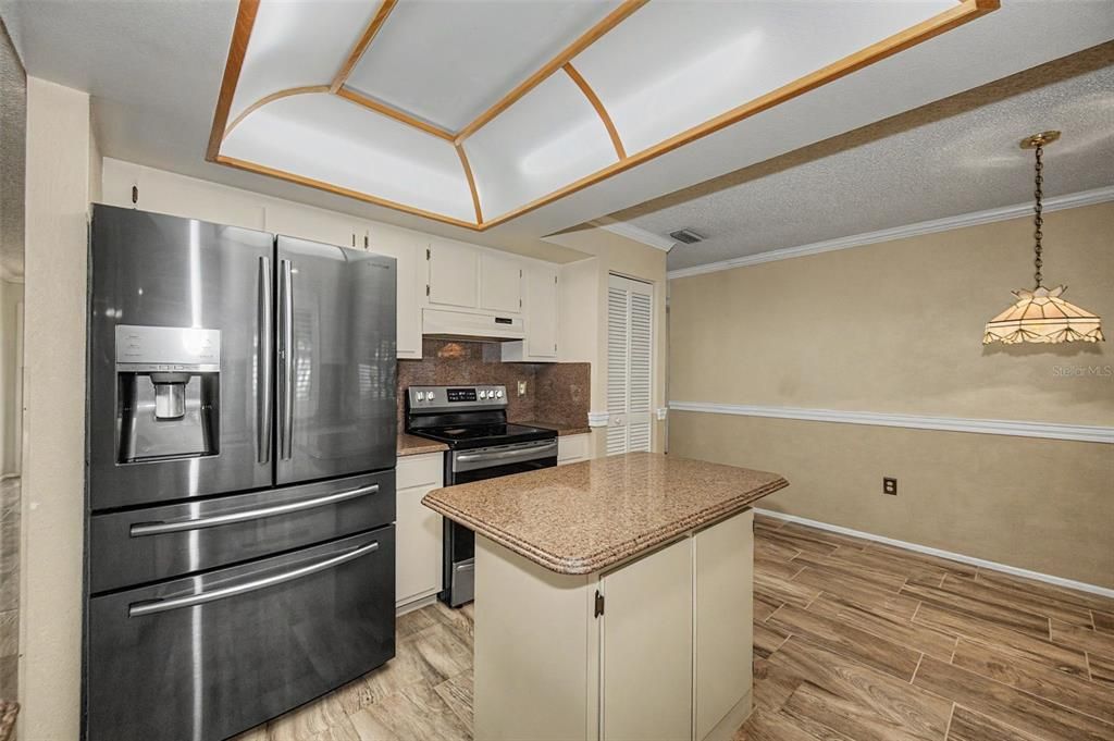 For Sale: $474,900 (3 beds, 2 baths, 1768 Square Feet)