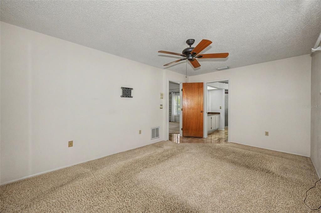 For Sale: $474,900 (3 beds, 2 baths, 1768 Square Feet)
