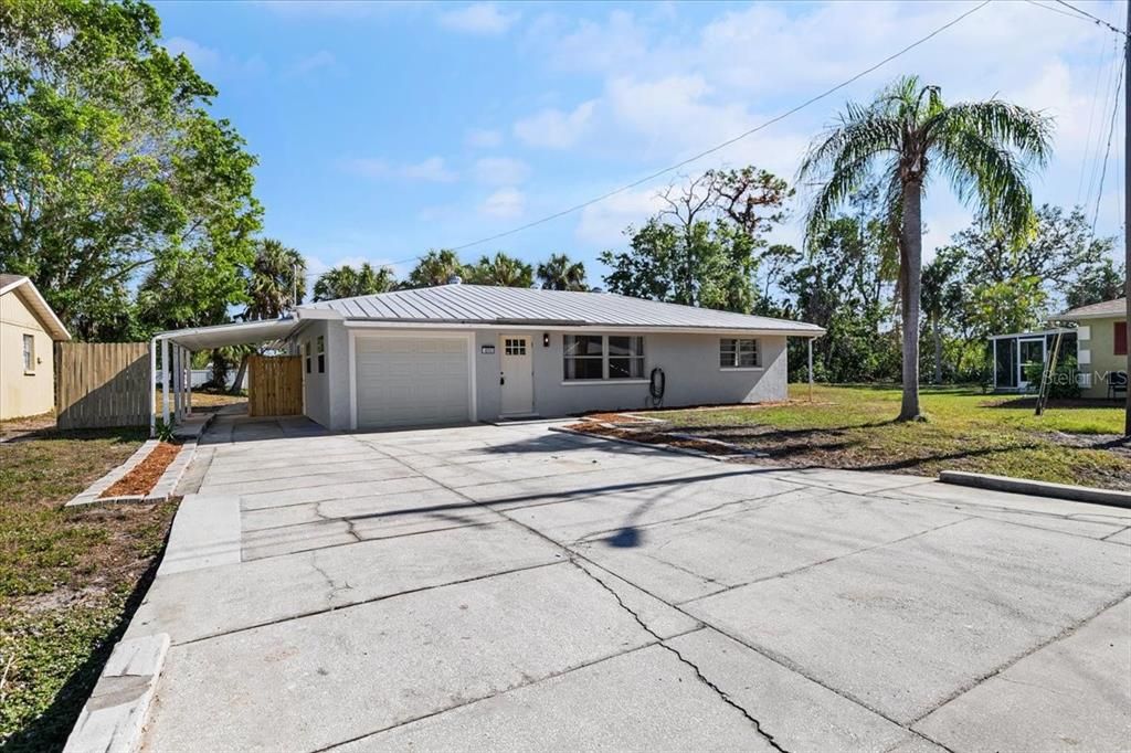 For Sale: $475,000 (3 beds, 3 baths, 1742 Square Feet)