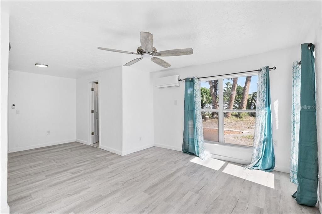 For Sale: $475,000 (3 beds, 3 baths, 1742 Square Feet)