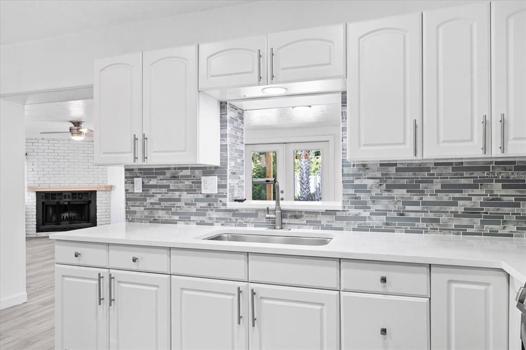 For Sale: $475,000 (3 beds, 3 baths, 1742 Square Feet)