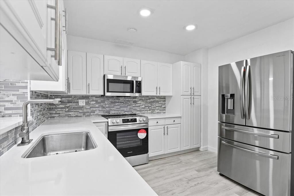 For Sale: $475,000 (3 beds, 3 baths, 1742 Square Feet)