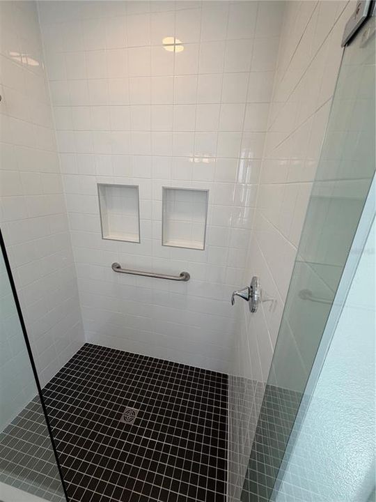 For Rent: $3,300 (3 beds, 2 baths, 1983 Square Feet)