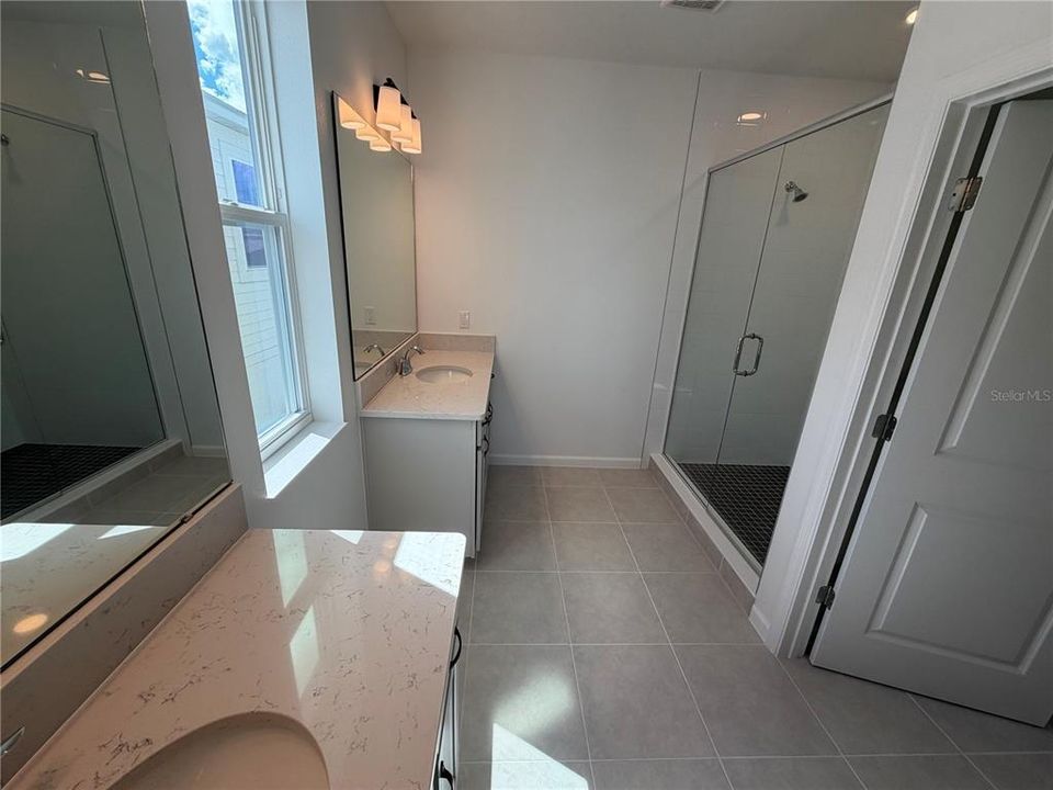 For Rent: $3,300 (3 beds, 2 baths, 1983 Square Feet)