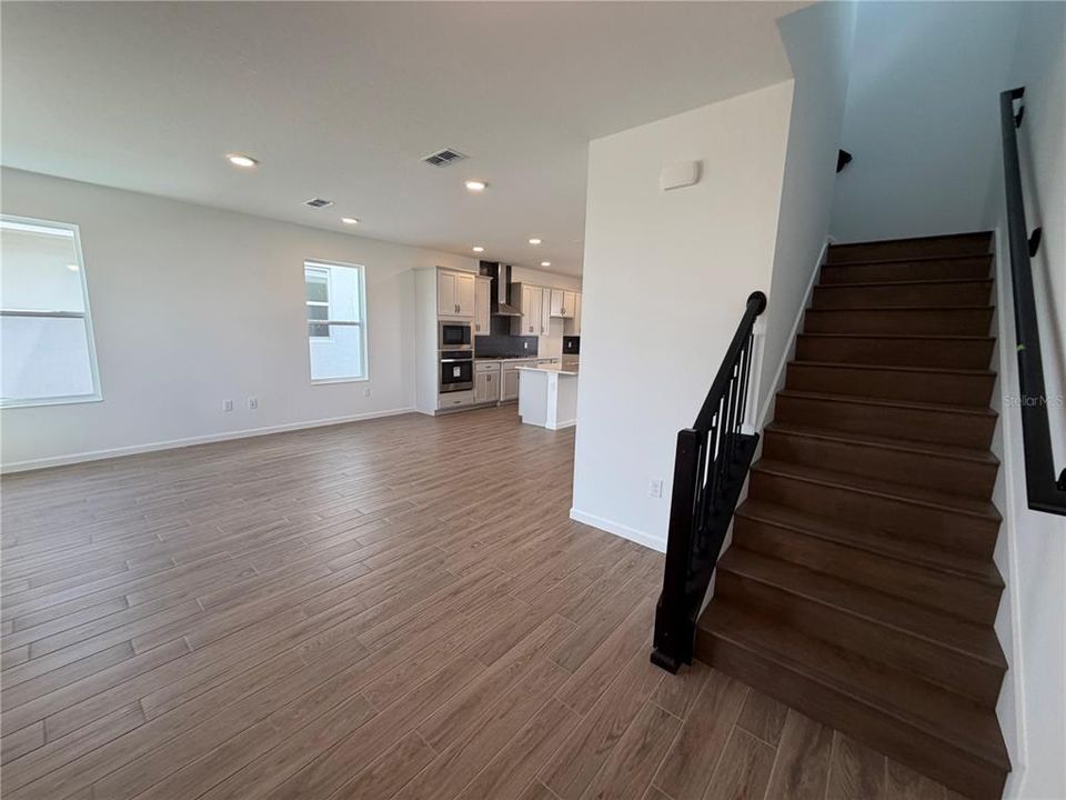 For Rent: $3,300 (3 beds, 2 baths, 1983 Square Feet)
