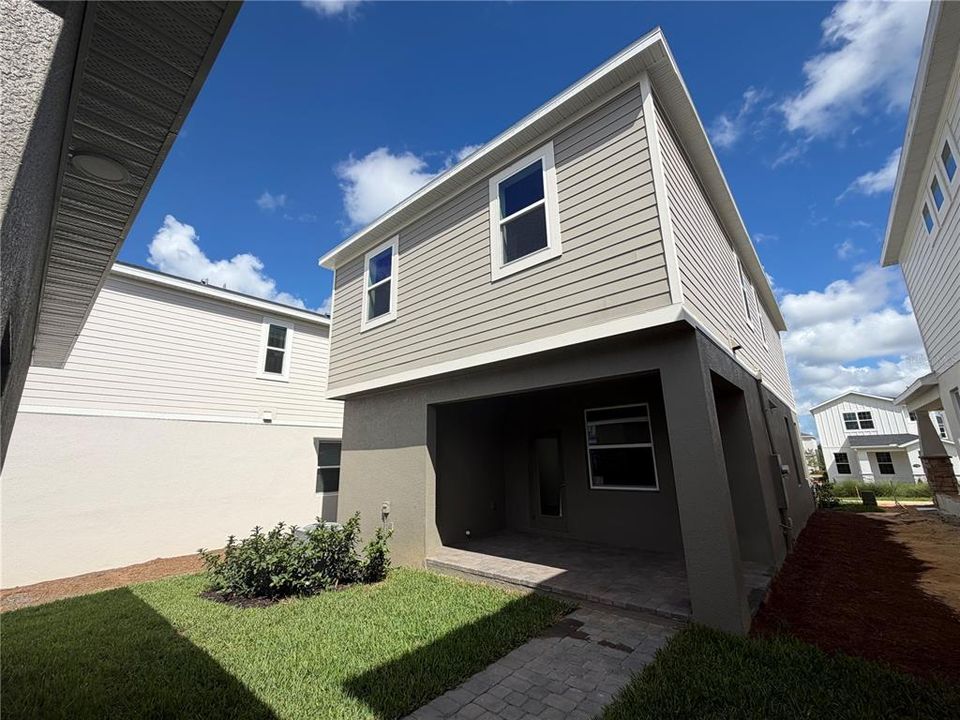 For Rent: $3,300 (3 beds, 2 baths, 1983 Square Feet)