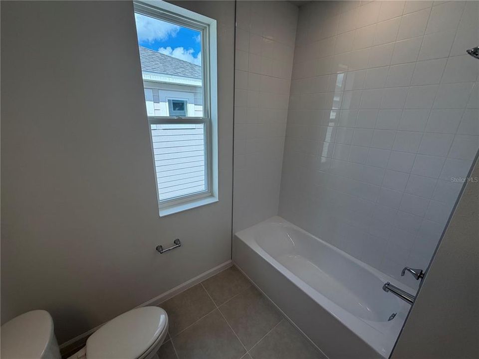 For Rent: $3,300 (3 beds, 2 baths, 1983 Square Feet)