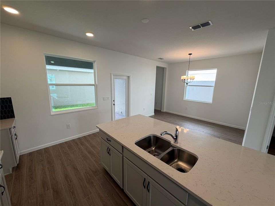 For Rent: $3,300 (3 beds, 2 baths, 1983 Square Feet)