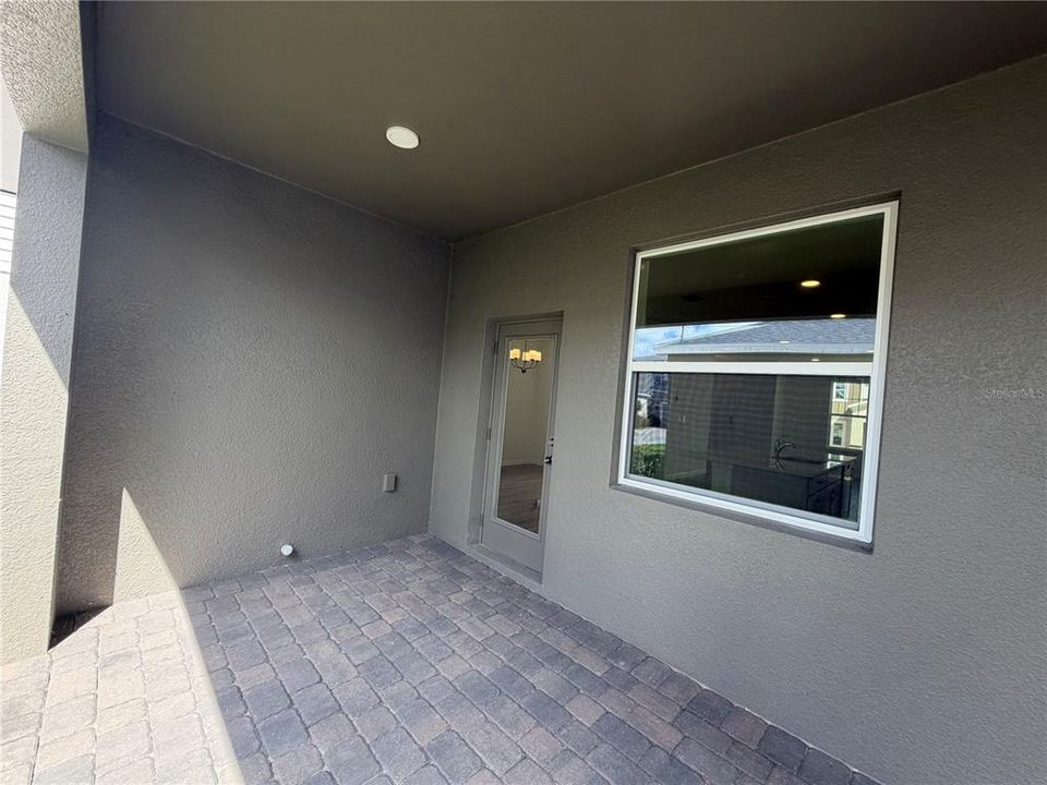 For Rent: $3,300 (3 beds, 2 baths, 1983 Square Feet)