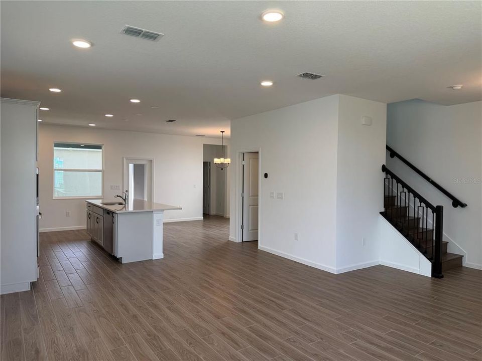 For Rent: $3,300 (3 beds, 2 baths, 1983 Square Feet)