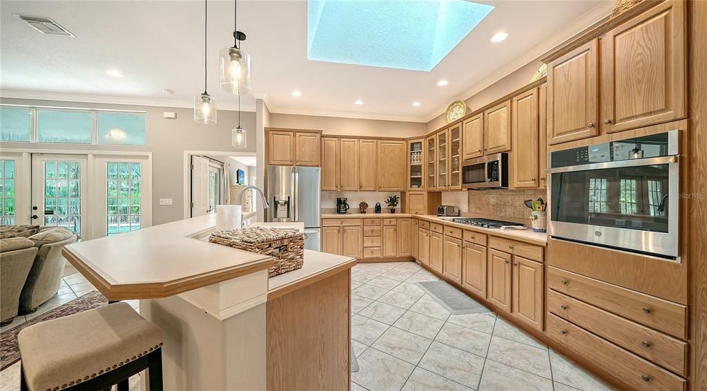 На продажу: $579,900 (3 спален, 2 ванн, 2140 Квадратных фут)