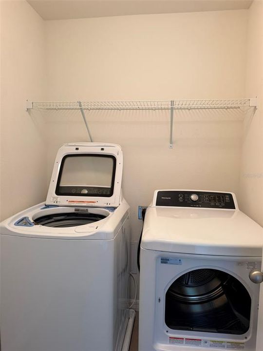 En Renta: $2,500 (4 camas, 2 baños, 2007 Pies cuadrados)