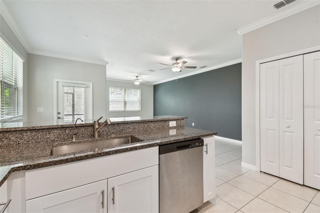 待售: $289,999 (3 贝兹, 2 浴室, 1787 平方英尺)