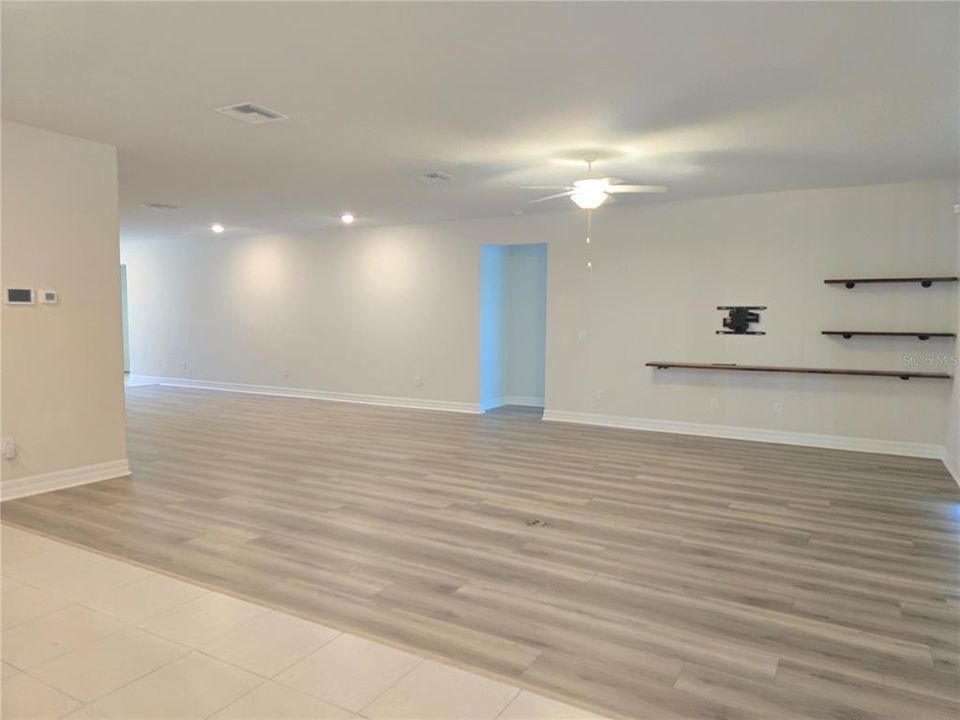 For Rent: $2,800 (4 beds, 3 baths, 2707 Square Feet)