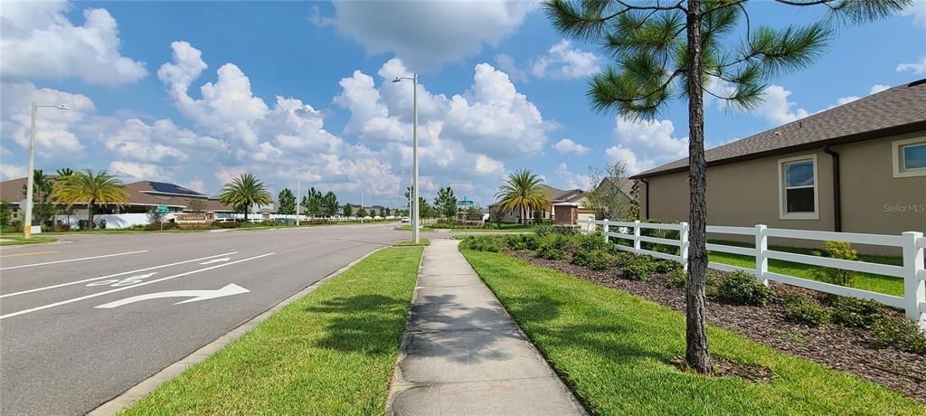 For Rent: $2,800 (4 beds, 3 baths, 2707 Square Feet)