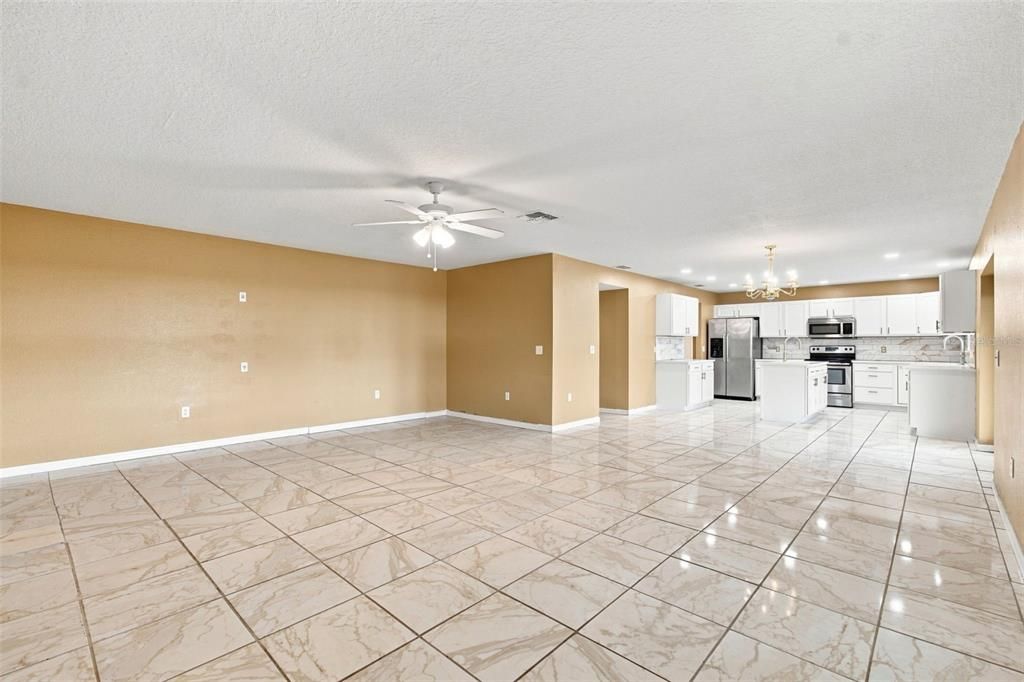 En Venta: $439,900 (4 camas, 3 baños, 3038 Pies cuadrados)
