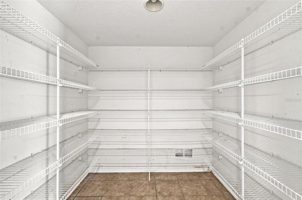 En Venta: $439,900 (4 camas, 3 baños, 3038 Pies cuadrados)