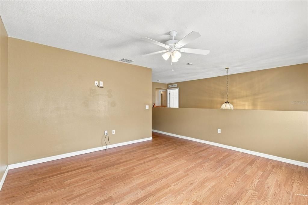 En Venta: $439,900 (4 camas, 3 baños, 3038 Pies cuadrados)
