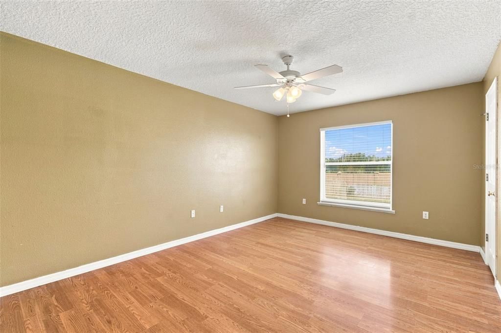 En Venta: $439,900 (4 camas, 3 baños, 3038 Pies cuadrados)