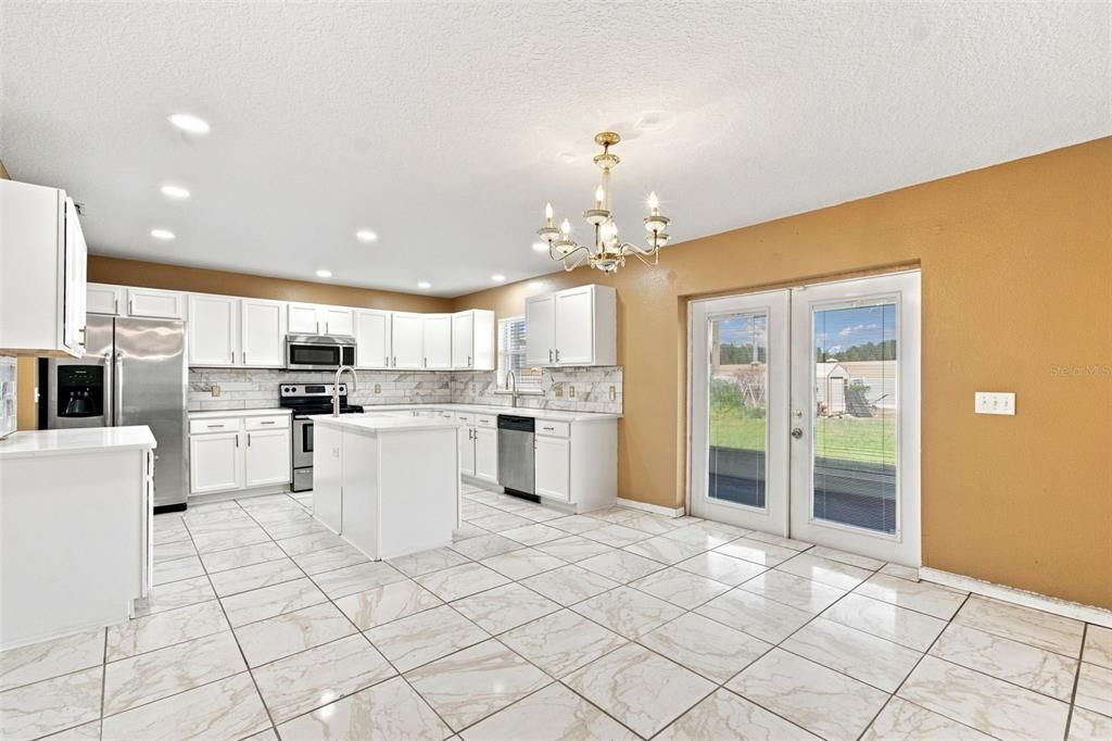 En Venta: $439,900 (4 camas, 3 baños, 3038 Pies cuadrados)
