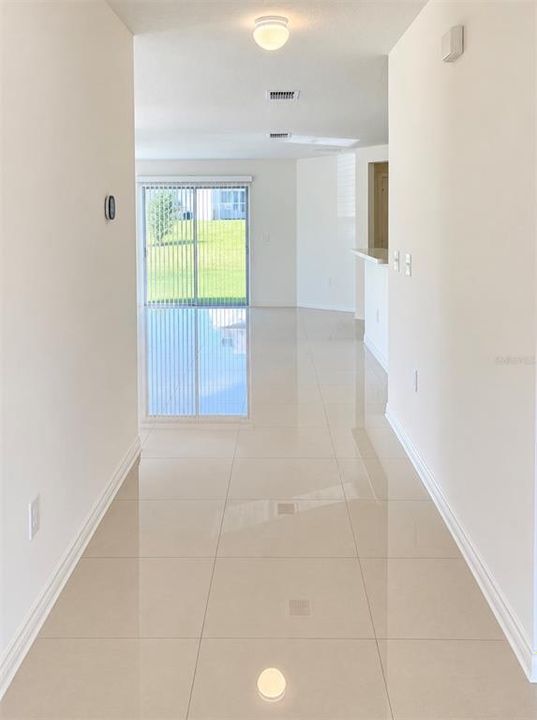 En Venta: $338,000 (4 camas, 2 baños, 2004 Pies cuadrados)