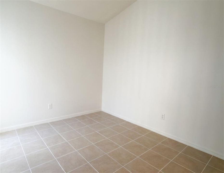 For Rent: $2,100 (3 beds, 2 baths, 1228 Square Feet)