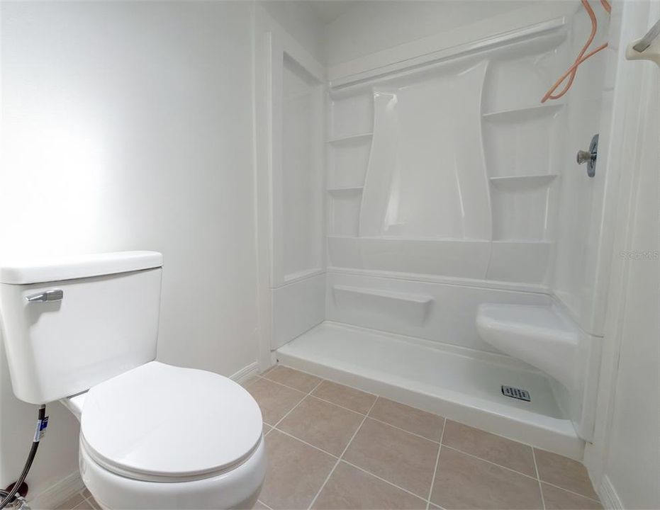 For Rent: $2,100 (3 beds, 2 baths, 1228 Square Feet)