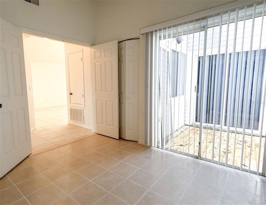 For Rent: $2,100 (3 beds, 2 baths, 1228 Square Feet)