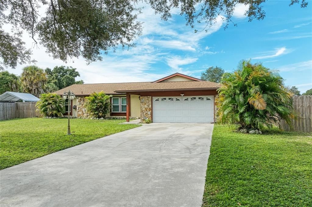 For Sale: $399,900 (3 beds, 2 baths, 2052 Square Feet)
