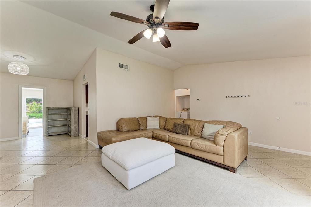 For Sale: $399,900 (3 beds, 2 baths, 2052 Square Feet)