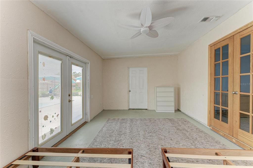 For Sale: $399,900 (3 beds, 2 baths, 2052 Square Feet)