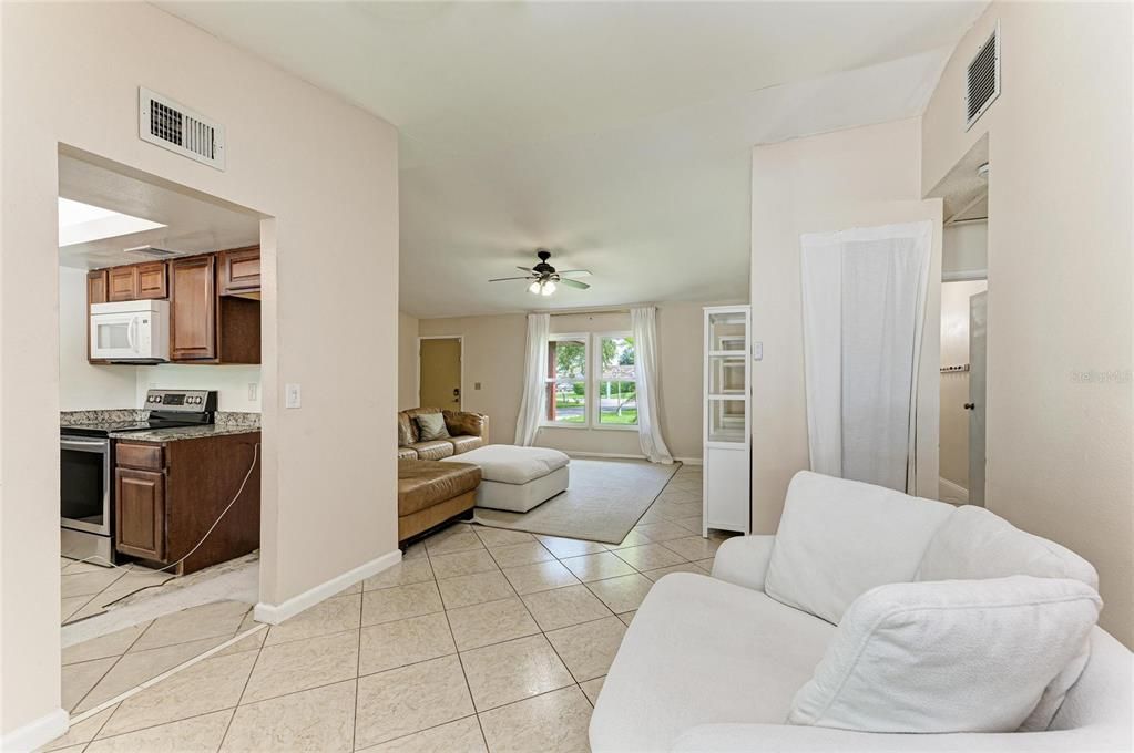 For Sale: $399,900 (3 beds, 2 baths, 2052 Square Feet)