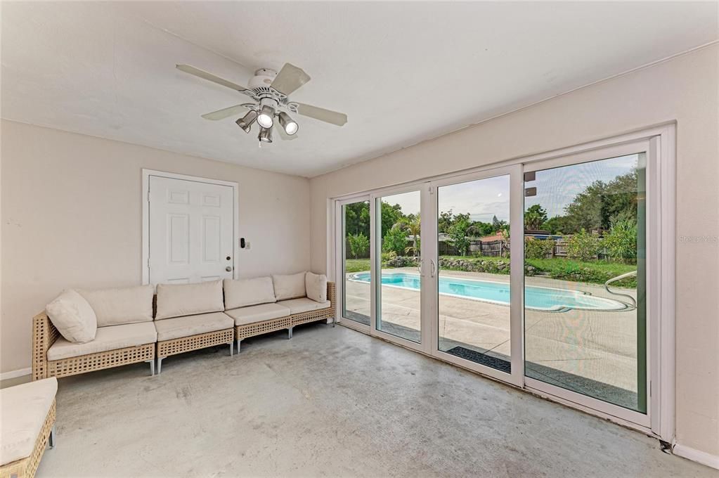 For Sale: $399,900 (3 beds, 2 baths, 2052 Square Feet)