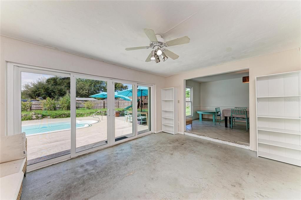 For Sale: $399,900 (3 beds, 2 baths, 2052 Square Feet)