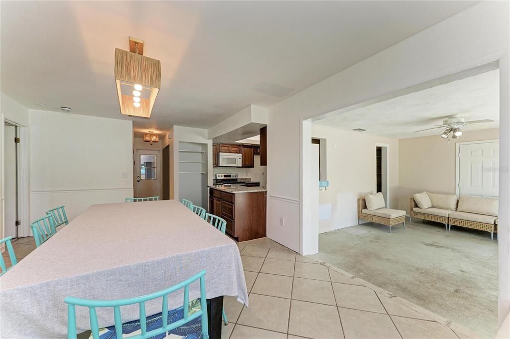 For Sale: $399,900 (3 beds, 2 baths, 2052 Square Feet)