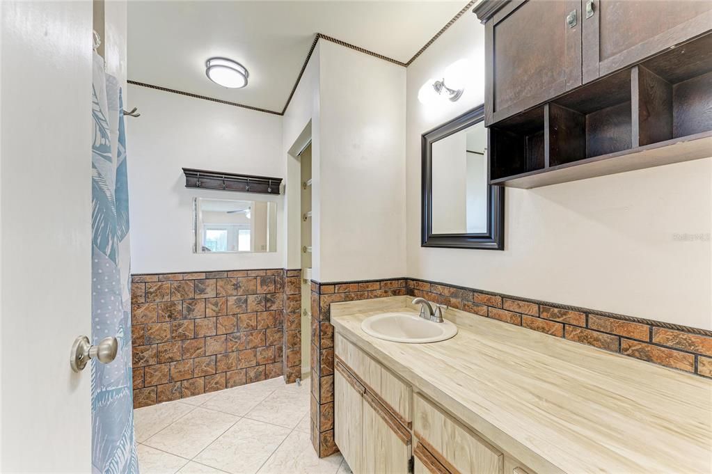 For Sale: $399,900 (3 beds, 2 baths, 2052 Square Feet)