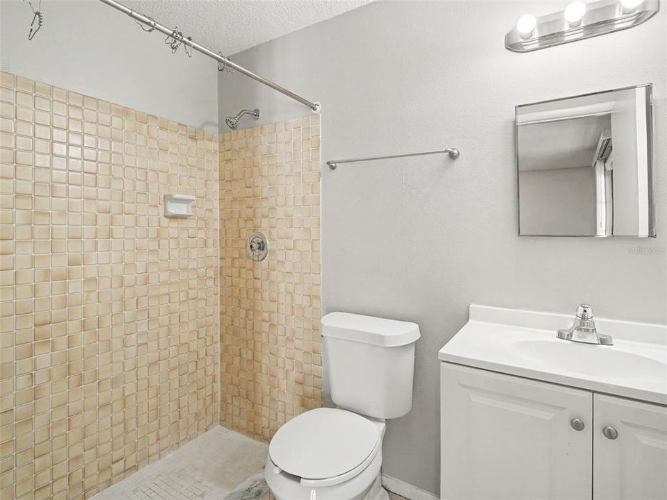 For Sale: $349,900 (3 beds, 2 baths, 1404 Square Feet)