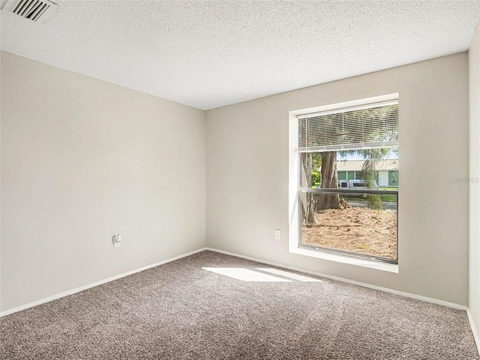 For Sale: $349,900 (3 beds, 2 baths, 1404 Square Feet)