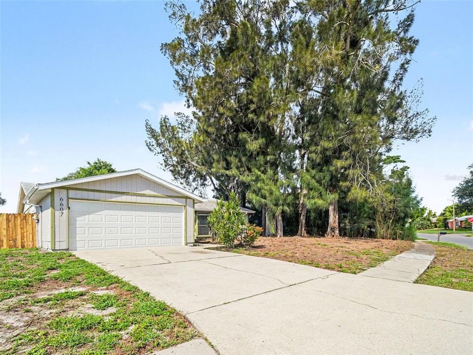 For Sale: $349,900 (3 beds, 2 baths, 1404 Square Feet)