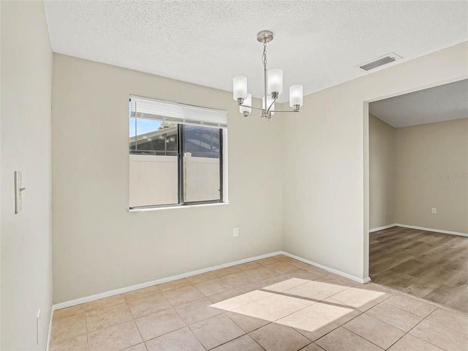 For Sale: $349,900 (3 beds, 2 baths, 1404 Square Feet)
