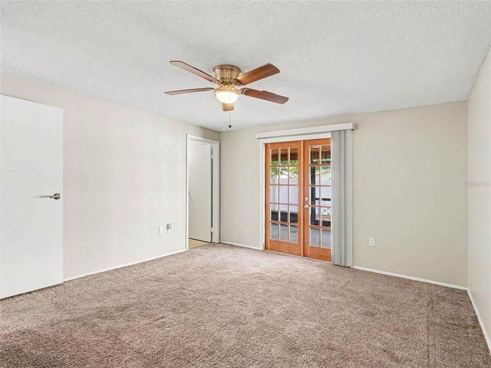 For Sale: $349,900 (3 beds, 2 baths, 1404 Square Feet)