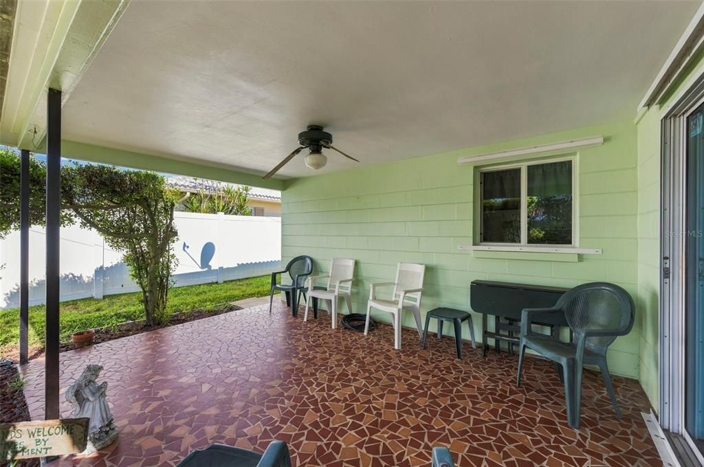For Sale: $377,000 (2 beds, 2 baths, 1369 Square Feet)