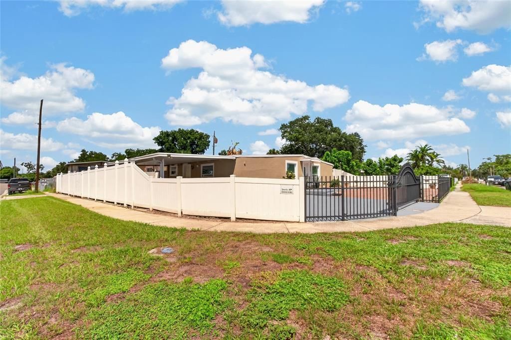 En Venta: $400,000 (4 camas, 3 baños, 2078 Pies cuadrados)